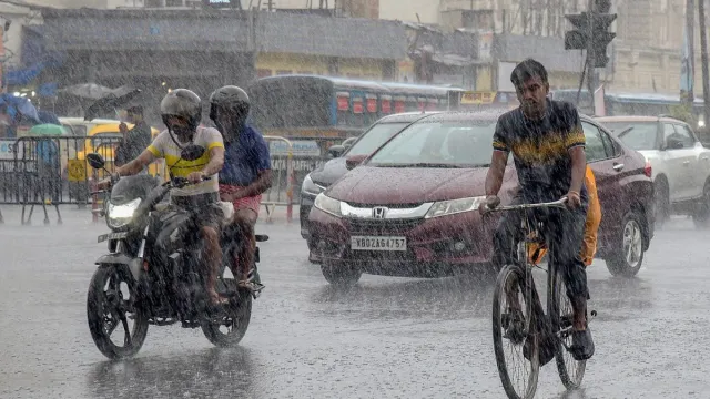 maharashtra-weather-updates-moderate-rainfall-likely-in-nandurbar-palghar-raigad-during-next-3-hours